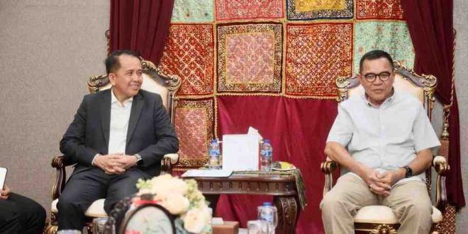 Pj Gubernur Sumsel, Agus Fatoni menerima kunjungan Dekan Fakultas Ilmu Sosial dan Ilmu Politik (FISIP) Universitas Sriwijaya (Unsri) Prof Alfitri bersama jajaran di Griya Agung, Palembang, Sumatera Selatan. Foto: Humas Pemprov Sumsel.