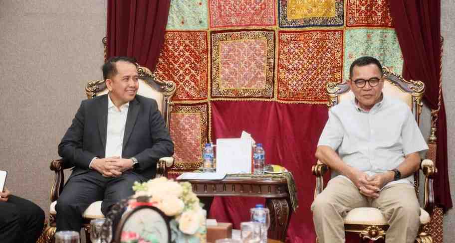 Pj Gubernur Sumsel, Agus Fatoni menerima kunjungan Dekan Fakultas Ilmu Sosial dan Ilmu Politik (FISIP) Universitas Sriwijaya (Unsri) Prof Alfitri bersama jajaran di Griya Agung, Palembang, Sumatera Selatan. Foto: Humas Pemprov Sumsel.
