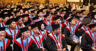 Para wisudawan alumni UBD Palembang, Selasa (14/5/2024). Foto: Humas Pemprov Sumsel.