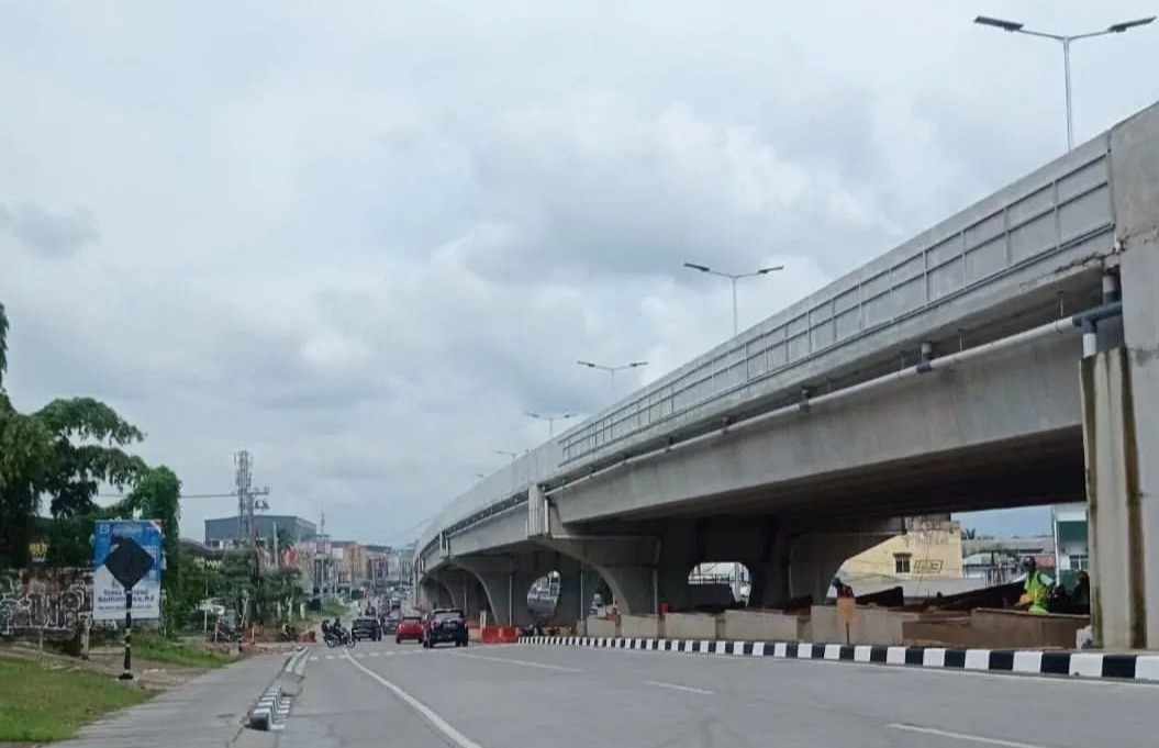 Flyover simpang Sekip Palembang, yang kini tinggal peresmian, Senin (3/6/2024). Foto: Sumselheadline/Pitria.