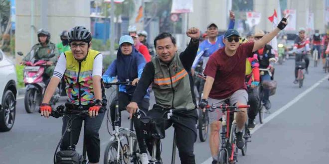 Para peserta gowes dalam rangka HUT Palembang, Sabtu (22/6/2024). Foto: Kominfo Palembang.