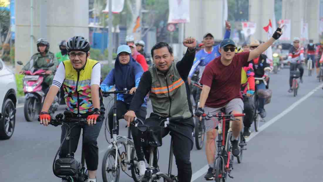 Para peserta gowes dalam rangka HUT Palembang, Sabtu (22/6/2024). Foto: Kominfo Palembang.