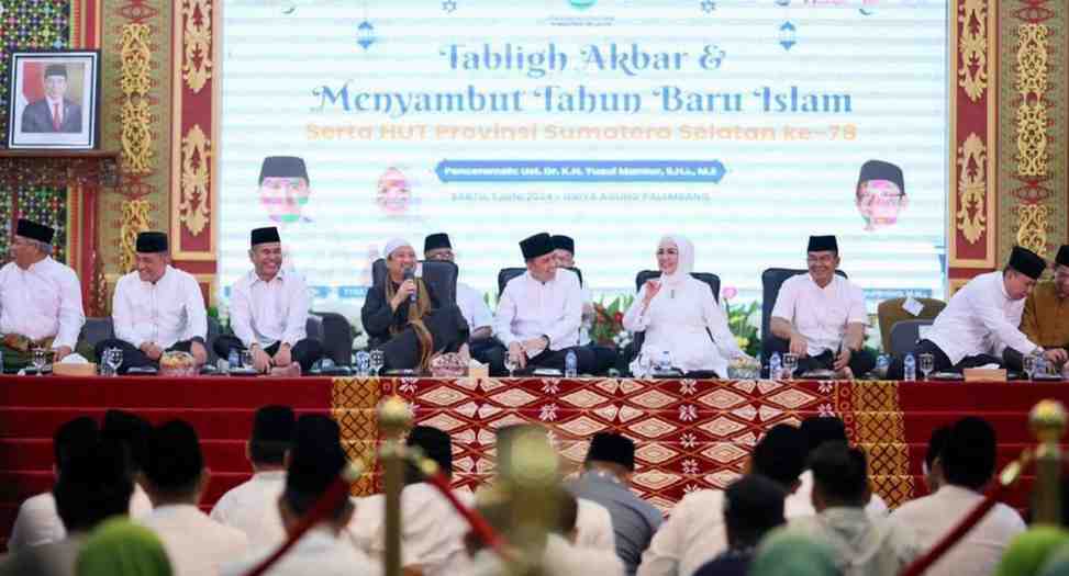 Pj Gubernur Sumsel, Agus Fatoni hadir di Tabligh Akbar dan Menyambut Tahun Baru Islam sekaligus HUT ke-78 Provinsi Sumsel ke-78 Tahun di Griya Agung, Palembang, Sabtu (1/6/2024). Foto: Humas Pemprov Sumsel.