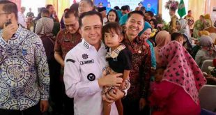 Pj Gubernur Sumsel, Agus Fatoni saat acara Pergerakan Bantuan Sosial, Paket Stunting Bagi Balita di Griya Agung. Foto: Humas Pemprov Sumsel.