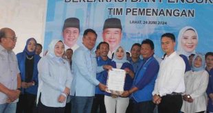 Deklarasi Tim Garda Biru di Lapangan Serba Guna, Perumnas Desa Selawi, Kecamatan Lahat, Kabupaten Lahat, Senin, (25/6/2024). Foto: Tim Cik Ujang.