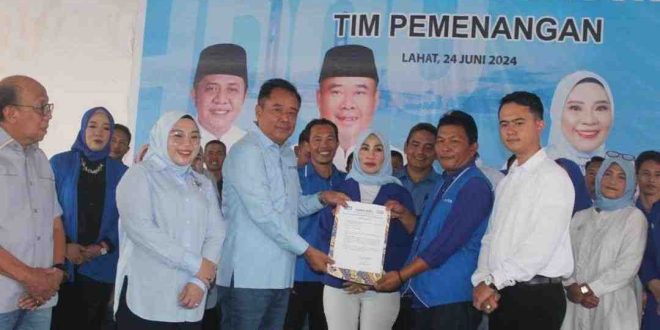 Deklarasi Tim Garda Biru di Lapangan Serba Guna, Perumnas Desa Selawi, Kecamatan Lahat, Kabupaten Lahat, Senin, (25/6/2024). Foto: Tim Cik Ujang.