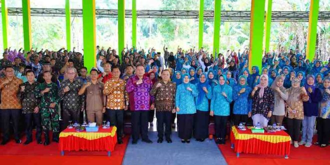 Tim penilai desa/kelurahan dari Pemprov Sumsel bersama Pj Bupati Muba, Sandi Fahlepi, Jumat (7/6/2024). Foto: Kominfo Muba.
