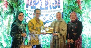 Ketua Tim Penggerak Pemberdayaan Kesejahteraan Keluarga PKK Palembang, Hj Dewi Sastrani Ratu Dewa hadir di rakernas Apeksi di Balikpapan. Foto: Kominfo Palembang.
