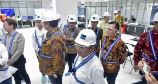 Pj Gubernur Sumsel, Elen Setiadi mendampingi Menko Ekonomi meresmikan operasional smelter PT Freepot di Gersik, Jatim, Jumat (28/6/2024). Foto: Humas Pemprov Sumsel.