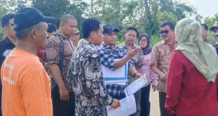 Suasana sidang lapangan atas kasus sengketa lahan di Sematang Borang, Jalan Pesona Kelurahan Sako Kecamatan Sako. Foto: Sumselheadline/Ela.