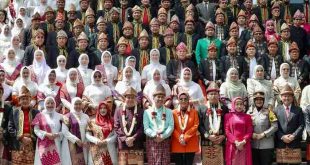 Pj Gubernur Sumsel, Agus Fatoni bersama sejumlah pejabat saat hadir di parpurna HUT Kota Palembang, Minggu (16/6/2024). Foto: Humas Pemprov Sumsel.