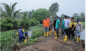 Pj Walikota Palembang, Ratu Dewa bersama tim menggelar gotong royong kebersihan bulan April 2024 lalu. Foto: Dok Sumselheadline.