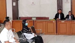 Sekretaris dan Bendahara KORPRI Banyuasin, yaitu Bambang Gusriandi dan Mirdayani menjalani sidang dugaan korupsi di PN Tipikor Palembang, Kamis (6/6/2024). Foto: Sumselheadline/Ela.