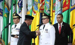 Mendagri, Tito Karnavian melantik Elen Setiadi menjadi Penjabat Gubernur Sumsel di Kemendagri, Senin (24/6/2024). Foto: Humas Pemprov Sumsel.