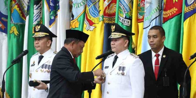 Mendagri, Tito Karnavian melantik Elen Setiadi menjadi Penjabat Gubernur Sumsel di Kemendagri, Senin (24/6/2024). Foto: Humas Pemprov Sumsel.