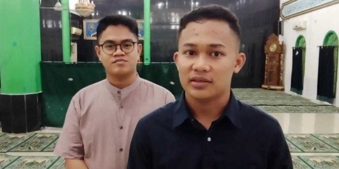 Nur Fadli (19). Pasalnya, marbot masjid Jamik Al-Mullis, Jalan DR Supomo, Palembang saat memberikan keterangan pada wartawan, Rabu (12/6/2024). Foto: Sumselheadline/Ela.