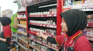MInimarket du Tanjung Barangan yang dibobol maling, Selasa (25/6/2024) malam. Foto: Sumselheadline/Ela.