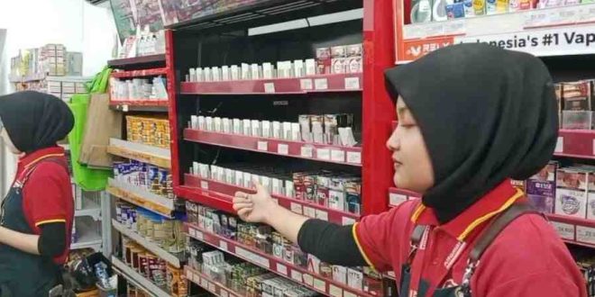MInimarket du Tanjung Barangan yang dibobol maling, Selasa (25/6/2024) malam. Foto: Sumselheadline/Ela.