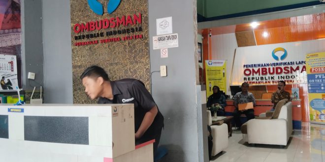 Suasana di Obusdman Perwakilan Sumsel yang meminta keterangan sejumlah kepala SMAN di Palembang, Kamis (20/6/2024). Foto: Sumselheadline/P{itria.