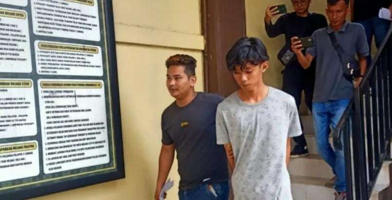RV, remaja Palembang, dibekuk polisi karena membawa kabur dan memperkosa gadis dibawa umur, Senin (10/6/2024). Foto: Sumselheadline/Ela.