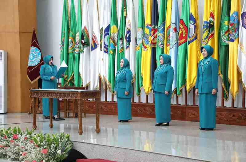 Ketua TP PKK Pusat Tri Tito Karnavian Lantik Melza Ayu Rahminia Elen Setiadi Sebagai Pj Ketua TP PKK Sumsel, Senin (25/6/2024). Foto: Hmas Pemprov Sumsel.