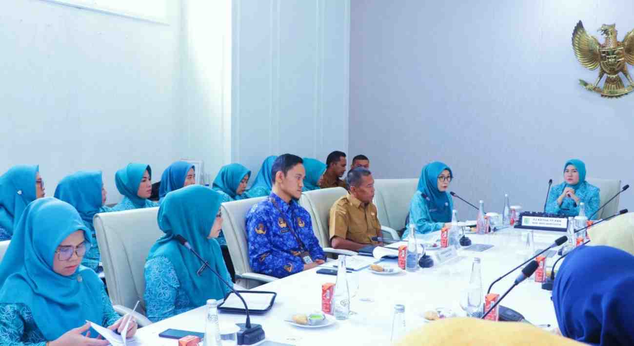 TP PKK Muba rapat sinkronisasi program kerja PKK dengan Dinas dan Instansi Terkait, Senin (3/6/2024) di Ruang Rapat Guest House Griya Bumi Serasan Sekate. Foto: Kominfo Muba.
