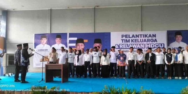 Bakal Calon Gubernur Sumsel H.Herman Deru saat melantik 52 Tim Keluarga dan Relawan HDCU bertempat di Kantor DPW Nasdem, Minggu (9/6/2024). Foto:Dok Tim HDCU.