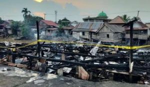 Puing-puing sebuah rumah terbakar di Kelurahan Kemas Rindo Kecamatan Kertapati, Palembang, Jumat (14/6/2024), Foto: Dok Polsek Kertapati.