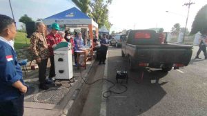 Uji Emisi kendaraan secara gratis di Kota Sekayu, Jumat (28/6/2024). Foto: Kominfo Muba.