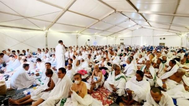 Suasana jemaah ahji Indonesia melakukan wukuf di Arafah, Arab Saudi. Foto: Kemenag.go.id.