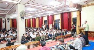 Sekda Palembang, Ratu Dewa saat pertemuand engan ara guru, Kamis (4/7/2024). Foto: Sumselheadline/Pitria.