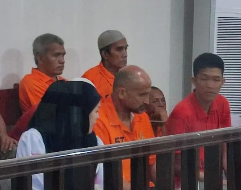 Vladimir Kasarski, WN Rusia dituntut 18 bulan penjara dalam kasus pembobolan ATM, Selasa (2/7/2024). Foto: Sumselheadline/Ela.