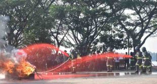 Antraksi simulasi pemadaman karhutlah di JSC Palembang, Sabtu (27/7/2024). Foto: Humas Pemprov Sumsel.