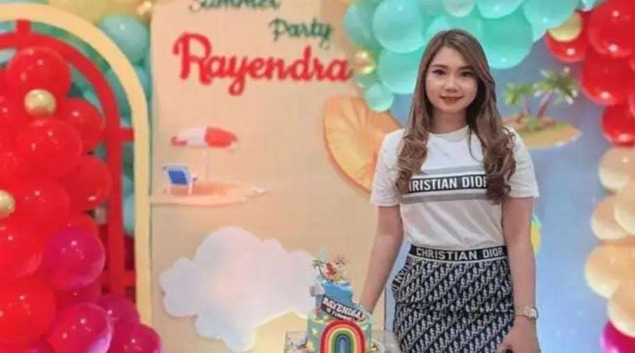 RD, pelaku penipuan arisan onlie, yang dilaporkan korbannya ke Polrestabes Palembang, Jumat (5/7/2024). Foto: ISt.