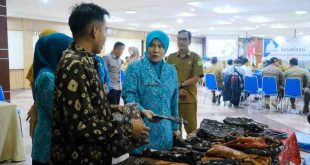 Ketua TP PKK Kabupaten Muba Hj Triana Sandi Fahlepi, Para Camat dan Kepala Perangkat Daerah Kabupaten Muba hadir pada sosialisasi Komunitas Informasi Masyarakat (KIM), Selasa (30/7/2024). Foto: Kominfo Muba.