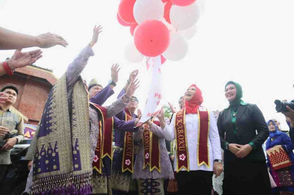 Pj Gubernur Sumsel, Elen Setiadi meresmikan gedung Palang Merah Indonesia (PMI) Kabupaten Ogan Komering Ulu (OKU), Senin (29/7/2024) siang. Foto: Humas Pemprov Sumsel.