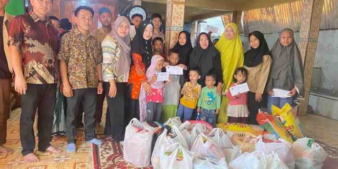Dinas Kesehatan Kabupaten Musi Banyuasin berbagi sembako kepada Panti Asuhan El-Nusa Sekayu. Foto: Kominfo Muba.