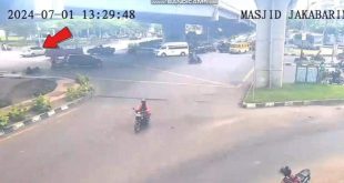 Rekaman video yang viral di medsos, cekcok pengendara dan oknum polantas Palembang. Foto:screenshot medsos.
