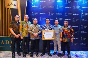 Pj Bupati Muba, Sandi Fahlepi mendampingi Roy Riyadi, Kajari Muba yang menjadi tiga besar Adhyaksi Award 2024 di Jakarta. Foto: Kominfo Muba.