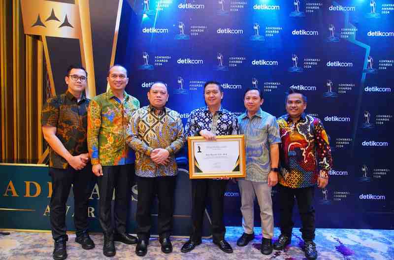Pj Bupati Muba, Sandi Fahlepi mendampingi Roy Riyadi, Kajari Muba yang menjadi tiga besar Adhyaksi Award 2024 di Jakarta. Foto: Kominfo Muba.