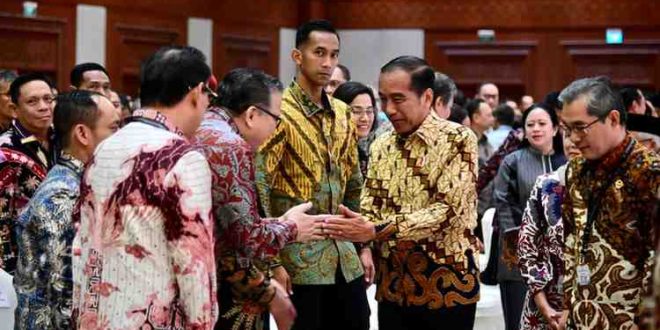 Pj Gubernur Sumsel, Elen Setiadi bersama Presiden Jokowi di Jakarta, Senin (8/7/2024). Foto: Humas Pemprov Sumsel.