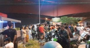 Warga kawasan Ampera heboh dua bocah tenggelam saat mandi, Sabtu (13/7/2024) malam. Foto: Sumselheadline/Ela.