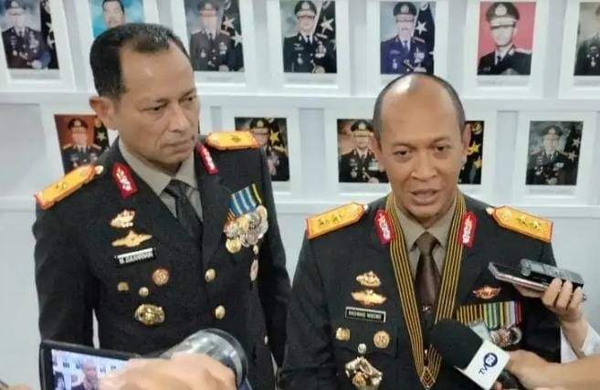 Kapolda Sumsel Irjen Pol Albertus Rachmad Wibowo diwawancarai wartawan usai HUT Bhayangkara di Mapolda Sumsel. Senin (1/7/2024).Foto: Sumselheadline/Ela.