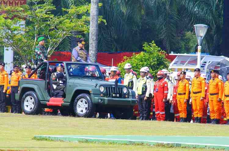 Apel siaga Karhutlah yang digelar di halaman Griya Agung, Palembang, Sabtu (20/7/2024). Foto: Kominfo Muba.