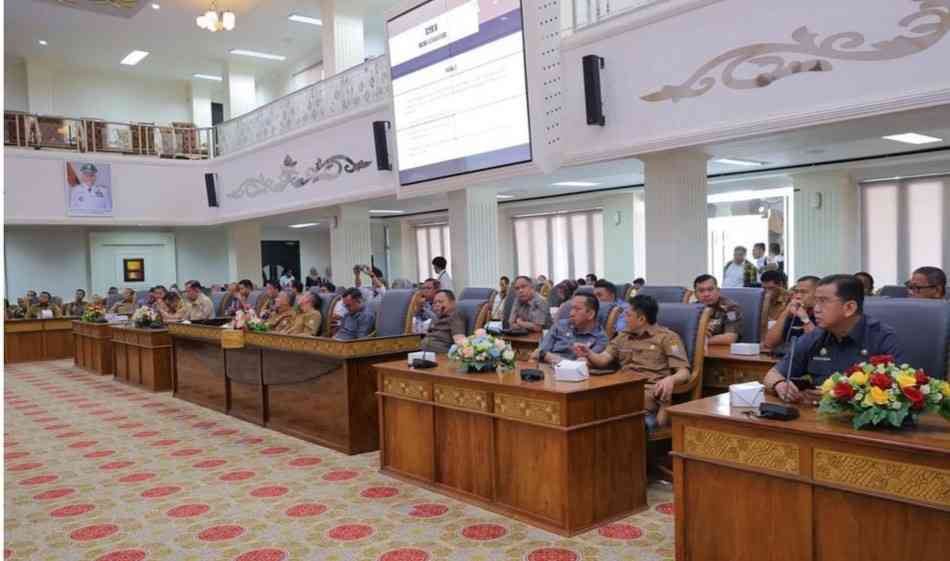 Suasana rapat koordinasi tentang pergantian mobil dinas dengan sistem sewa, Selasa (16/7/2024). Foto: Sumselheadline/Pitria.