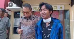 Fikri melaporkan provider internet ke Polrestabes Palembang, Rabu (31/7/2024). Foto: Sumselheadline/Ela.