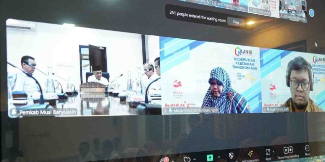 Sekretaris Daerah Pemkab Muba, Apriyadi Mahmud hadir pada rangkaian Sosialisasi Persiapan Orientasi PPPK di Lingkungan Pemerintah Kabupaten Musi Banyuasin, Rabu (10/7/2024) secara virtual. Foto: Kominfo Muba.