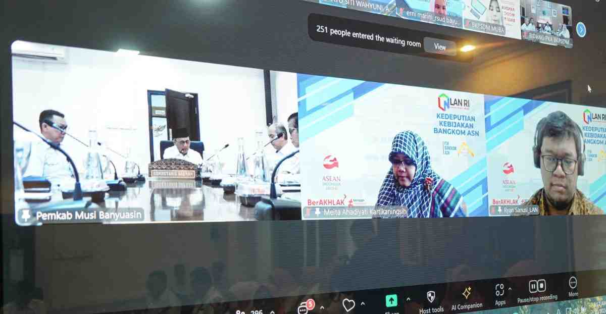 Sekretaris Daerah Pemkab Muba, Apriyadi Mahmud hadir pada rangkaian Sosialisasi Persiapan Orientasi PPPK di Lingkungan Pemerintah Kabupaten Musi Banyuasin, Rabu (10/7/2024) secara virtual. Foto: Kominfo Muba.