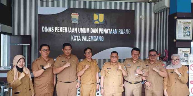 Para pejabat Dinas Pekerjaan Umum dan Penataan Ruang (PUPR) Palembang. Foto: Dok Sumselheadline.