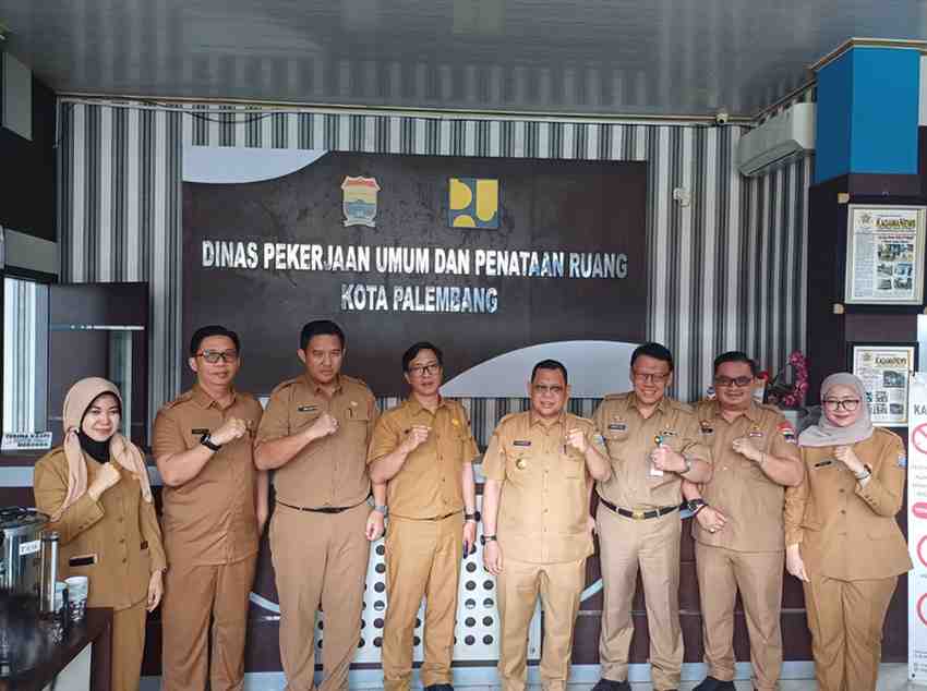 Para pejabat Dinas Pekerjaan Umum dan Penataan Ruang (PUPR) Palembang. Foto: Dok Sumselheadline.